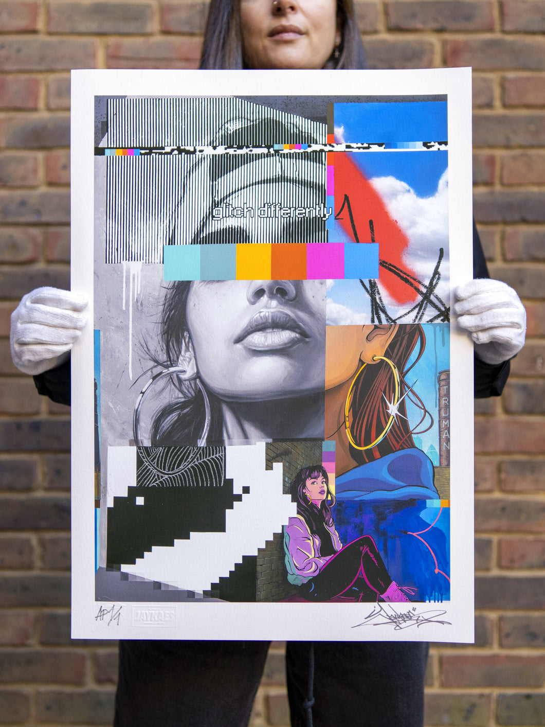 GLITCH DIFFERENTLY-PRINT